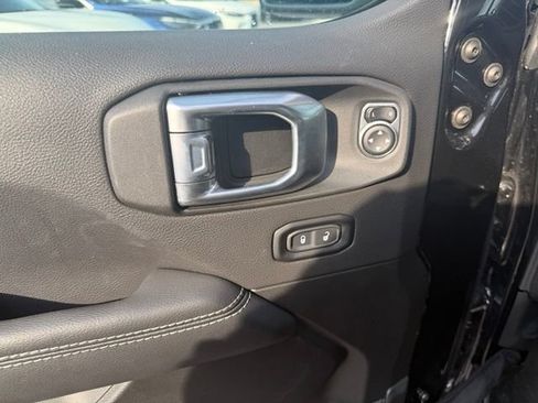 Used 2022 Jeep Wrangler Unlimited Sahara w/ LED Lighting Group AWD/4WD image 13