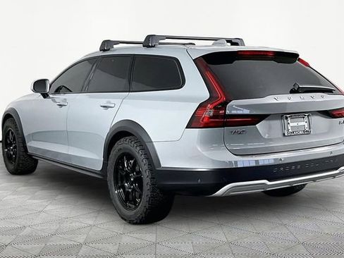Used 2025 Volvo V90 B6 Cross Country Plus w/ Protection Package Premier AWD/4WD image 4