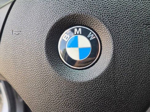 Used 2006 BMW 325i Sedan RWD image 40