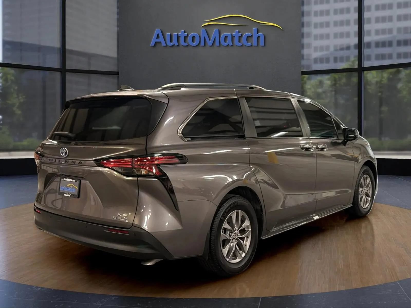 Used 2022 Toyota Sienna XLE FWD image 10