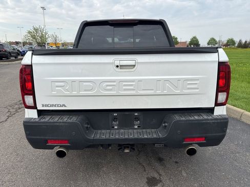 Used 2024 Honda Ridgeline Black Edition image 9