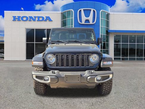 Used 2025 Jeep Gladiator Sport AWD/4WD image 21