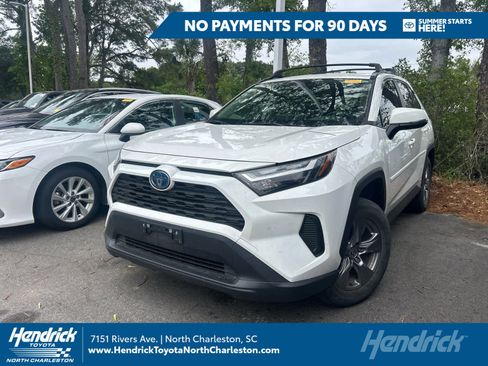Used 2024 Toyota RAV4 XLE AWD/4WD image 1