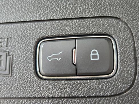 Used 2023 Lincoln Aviator Reserve AWD/4WD image 18