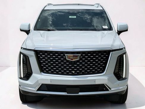 New 2026 Cadillac Escalade Luxury w/ Touring Package AWD/4WD image 9