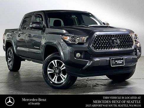 Used 2018 Toyota Tacoma TRD Sport AWD/4WD image 1