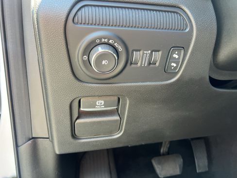 Used 2024 Jeep Wagoneer Series II w/ Flexible Seating Group RWD image 29