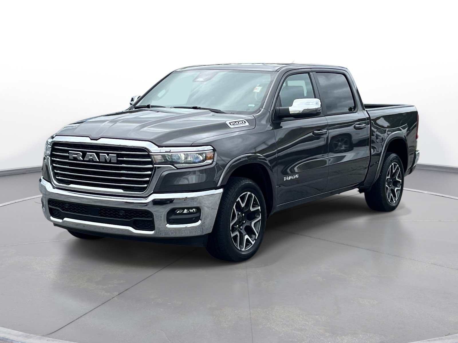 Used 2026 RAM 1500 Laramie AWD/4WD image 9