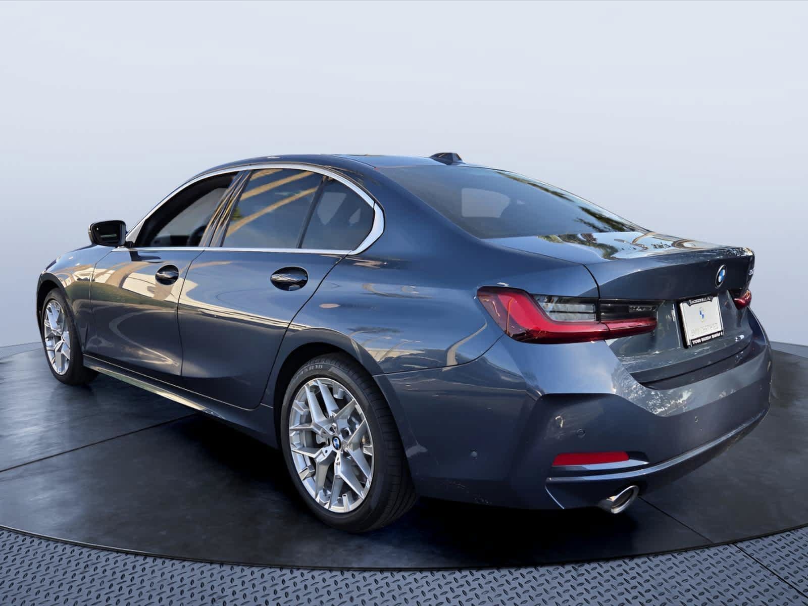 Used 2026 BMW 330i Sedan RWD image 5