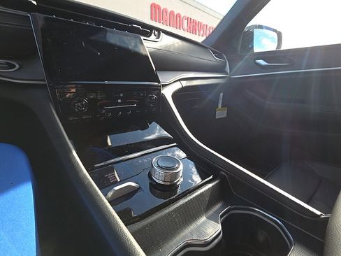 New 2025 Jeep Grand Cherokee Limited image 16