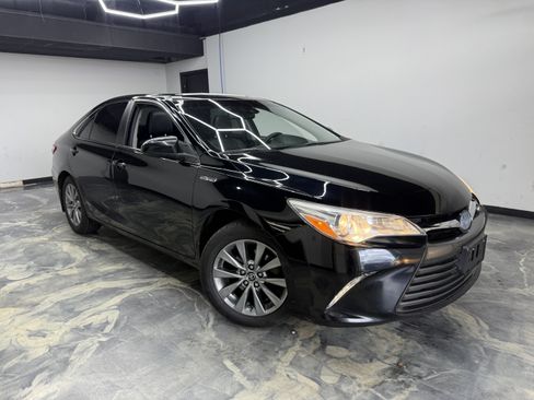 Used 2017 Toyota Camry XLE FWD image 6