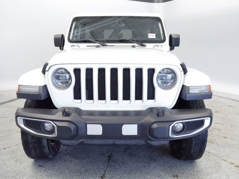 Used 2018 Jeep Wrangler Unlimited Sahara w/ Uconnect 4C Nav & Sound Group AWD/4WD image 9