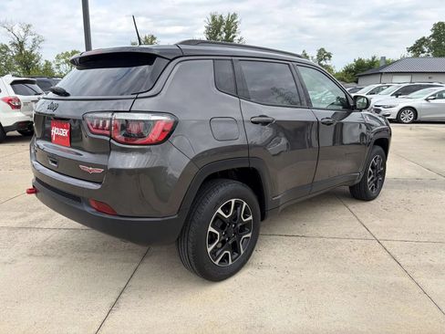 Used 2018 Jeep Compass Trailhawk w/ Leather Interior Group AWD/4WD image 8