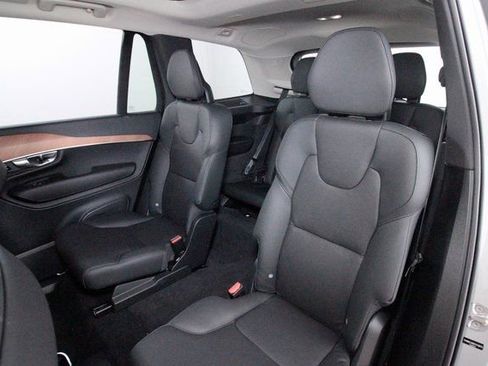 Certified 2025 Volvo XC90 B6 Plus w/ Protection Package Premier image 29