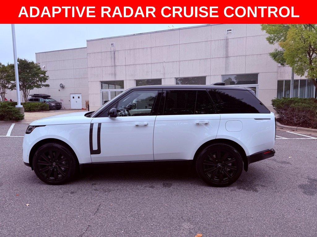 Used 2025 Land Rover Range Rover SE AWD/4WD image 4