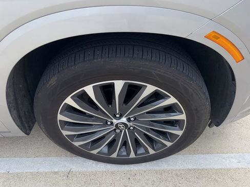 Used 2025 Hyundai Palisade Calligraphy image 5