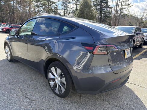 Used 2023 Tesla Model Y AWD image 2