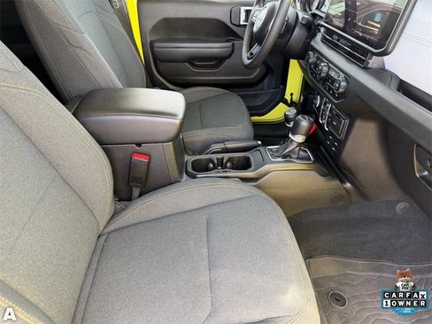 Certified 2024 Jeep Gladiator Sport image 12