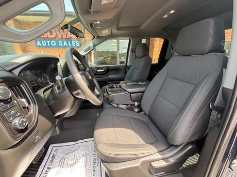 Used 2022 Chevrolet Silverado 2500 Custom w/ Custom Convenience Package AWD/4WD image 13