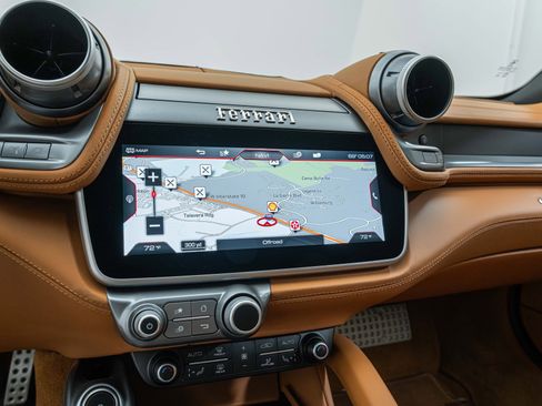 Certified 2019 Ferrari GTC4Lusso image 33