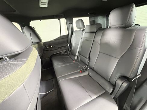 Used 2024 Lexus GX 550 image 14