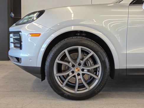 Certified 2024 Porsche Cayenne Coupe AWD/4WD image 9
