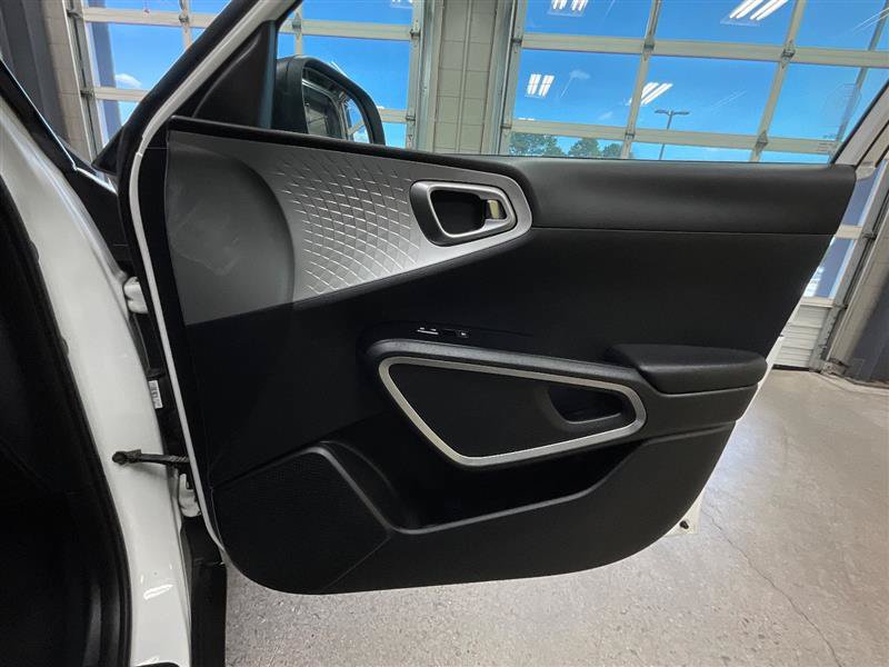 Used 2020 Kia Soul LX FWD image 28