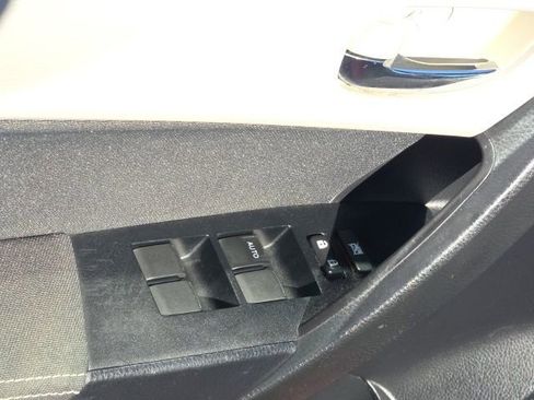 Used 2016 Toyota Corolla LE image 10