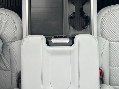 Used 2025 Ford Expedition Max Platinum AWD/4WD image 23