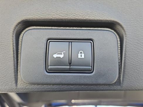 Used 2023 Nissan Rogue SL w/ SL Premium Package image 36