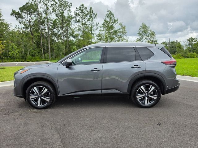 Used 2026 Nissan Rogue SL FWD image 2
