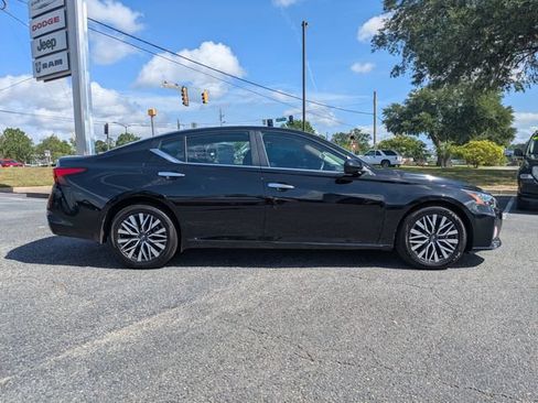 Used 2023 Nissan Altima 2.5 SV FWD image 3