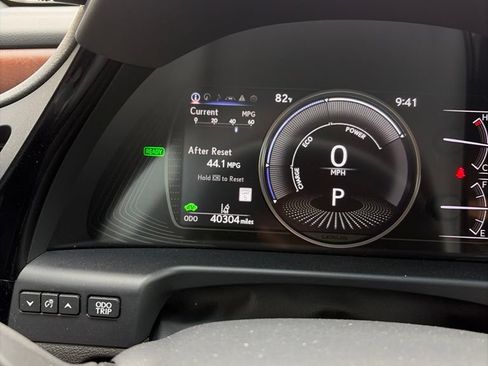 Used 2024 Lexus ES 300h Ultra Luxury w/ Accessory Package (Z2) FWD image 2