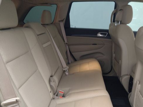 Used 2019 Jeep Grand Cherokee Laredo AWD/4WD image 19