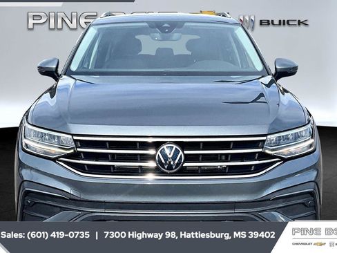 Used 2022 Volkswagen Tiguan SE FWD image 3