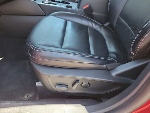 Used 2023 Ford Escape Platinum AWD/4WD image 6