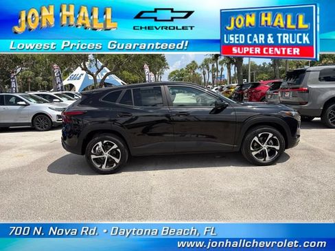 Used 2026 Chevrolet Trax RS FWD image 14