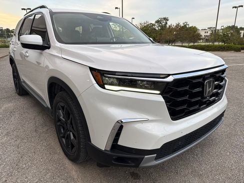 Used 2025 Honda Pilot Touring image 16
