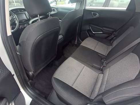 Used 2020 Kia Soul S FWD image 3