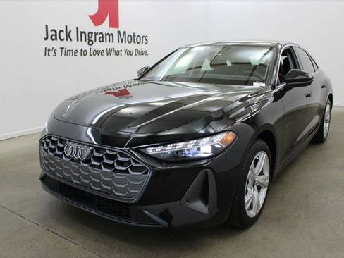 Used 2025 Audi A5 2.0T Premium Plus w/ Premium Plus AWD/4WD image 2