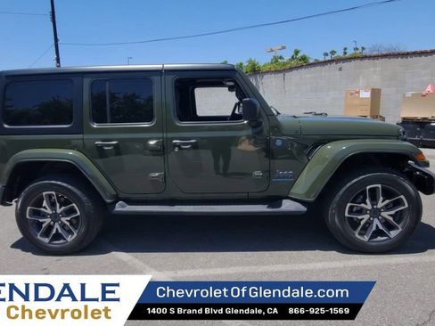 Used 2024 Jeep Wrangler Unlimited AWD/4WD image 9