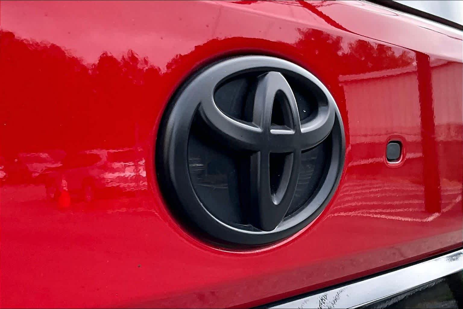 Certified 2024 Toyota Sequoia Limited w/ TRD Off-Road Package AWD/4WD image 31