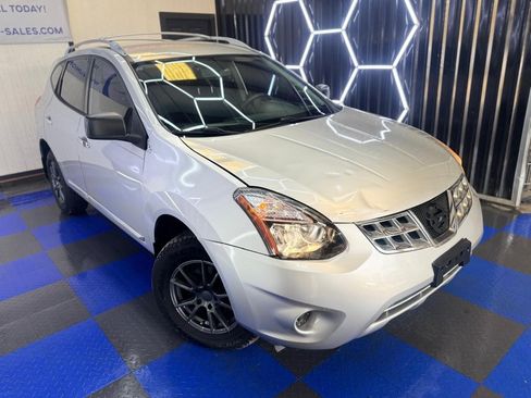 Used 2014 Nissan Rogue S w/ Convenience Package AWD/4WD image 10