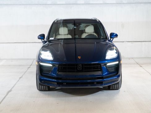 Certified 2026 Porsche Macan AWD/4WD image 6