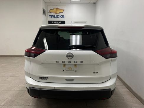 Used 2024 Nissan Rogue SV image 15