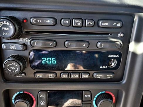 Used 2004 Chevrolet Silverado 2500 LT w/ Skid Plate Package image 25