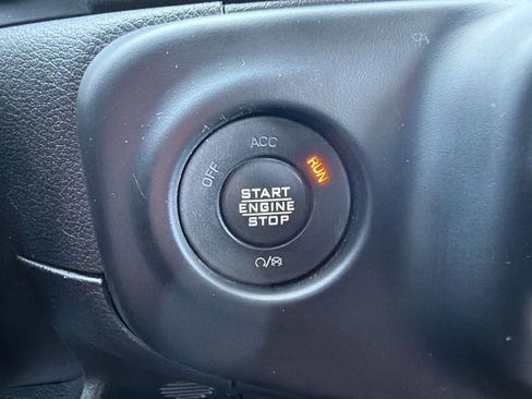 Used 2021 Jeep Wrangler Unlimited Sahara AWD/4WD image 25
