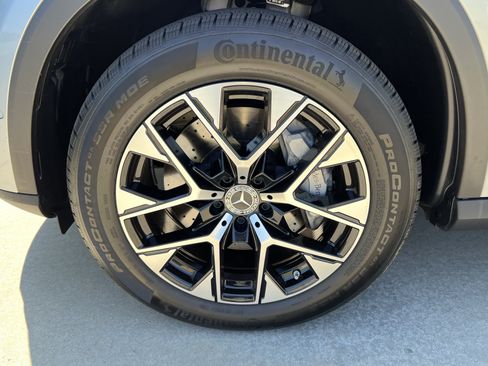 Used 2025 Mercedes-Benz GLC 350e 4MATIC image 13