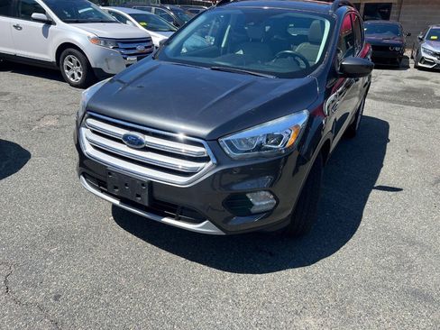 Used 2018 Ford Escape SEL w/ Ford Safe & Smart Package AWD/4WD image 4
