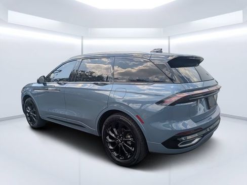 Used 2025 Lincoln Nautilus Reserve AWD/4WD image 5